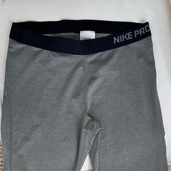 Nike Bundle - Ladies Black Sweatpants and Grey Mid-Calf Leggings Size L and XL - Picture 9 of 13